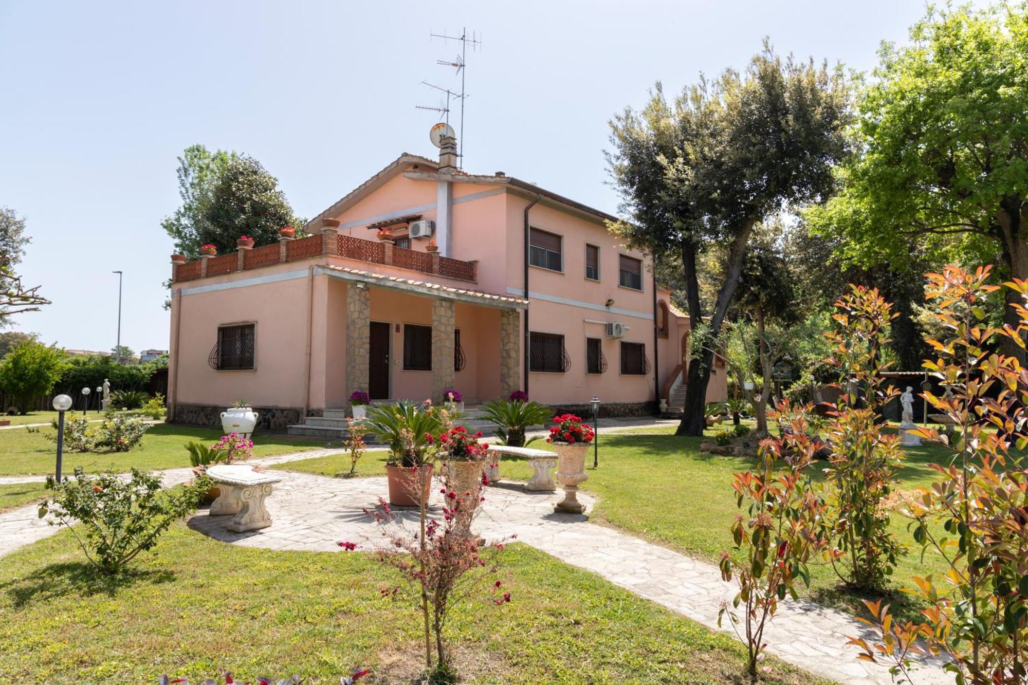 Villa Ninfa Alburnea Anzio Exterior photo